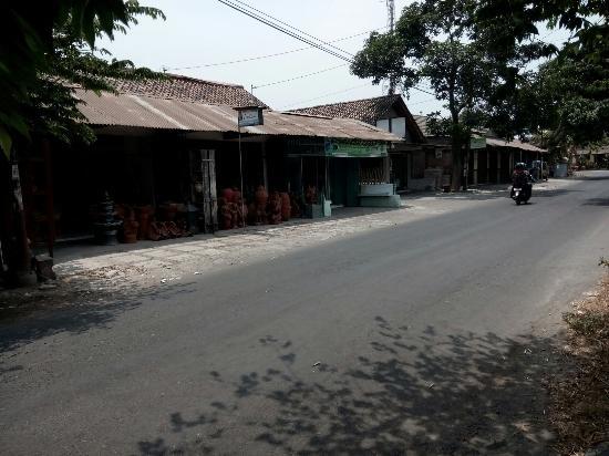 Kasongan Travel Village