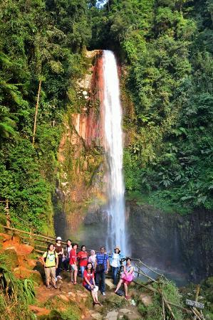 Pendakian di Seribu Waterfall