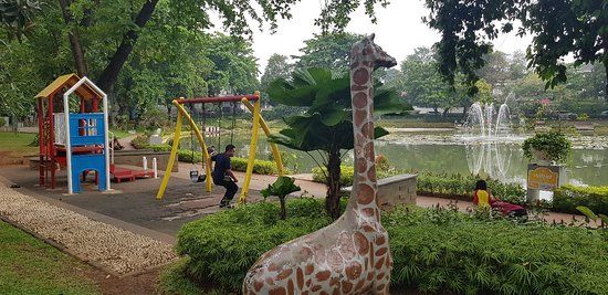 Bersepeda di Jakarta