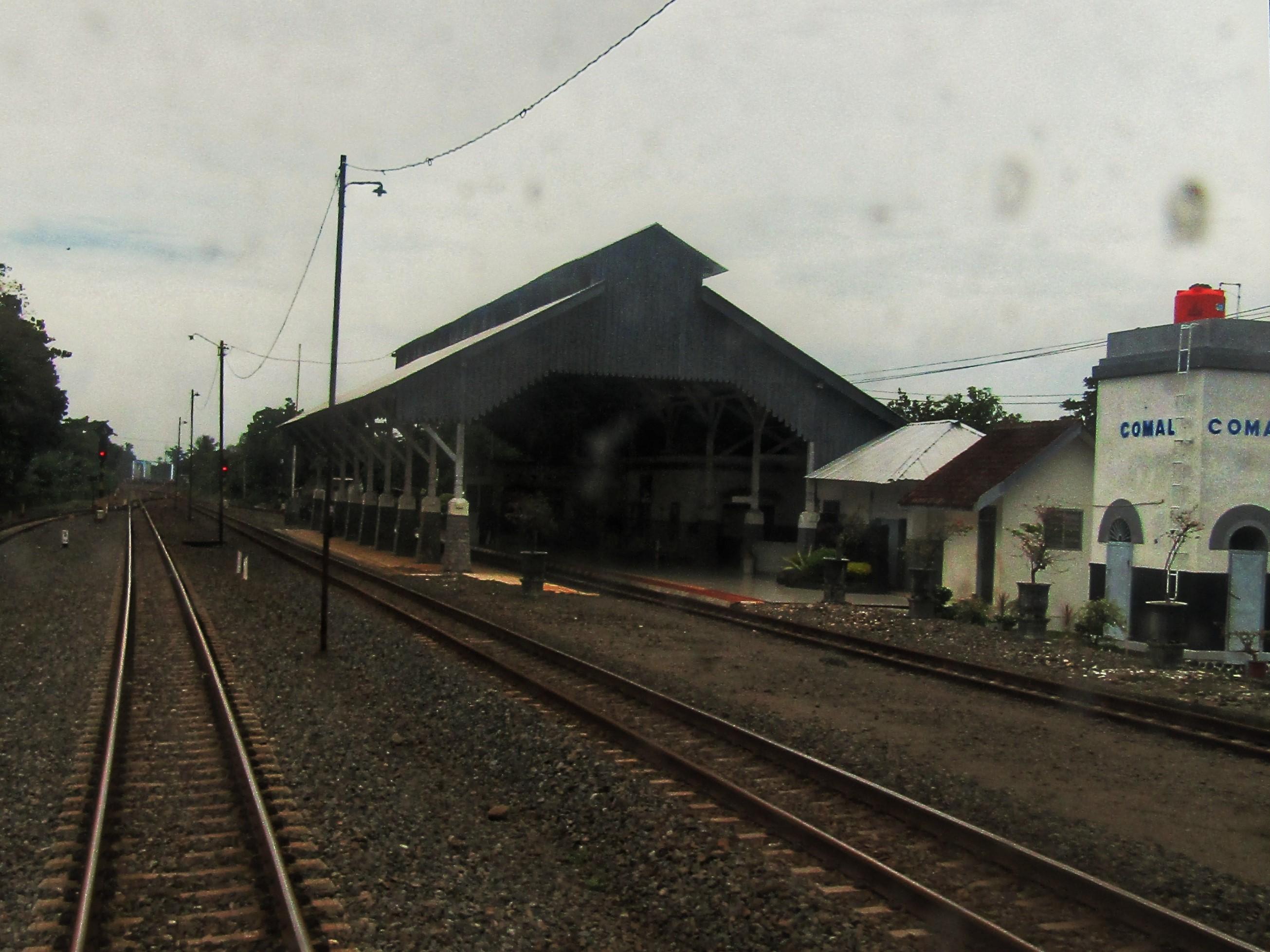 Stasiun Comal