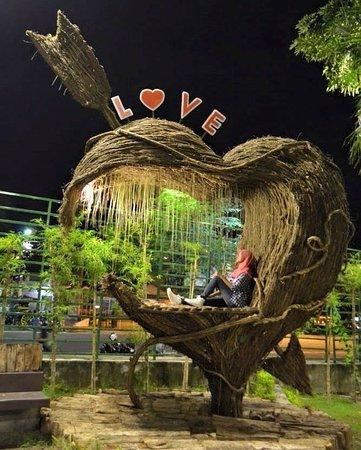 Selfie Park Taman Pule