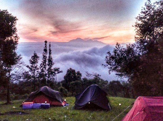 Hiking di Munara Mountain