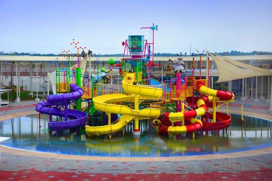 Go Wet Waterpark Grand Wisata Bekasi