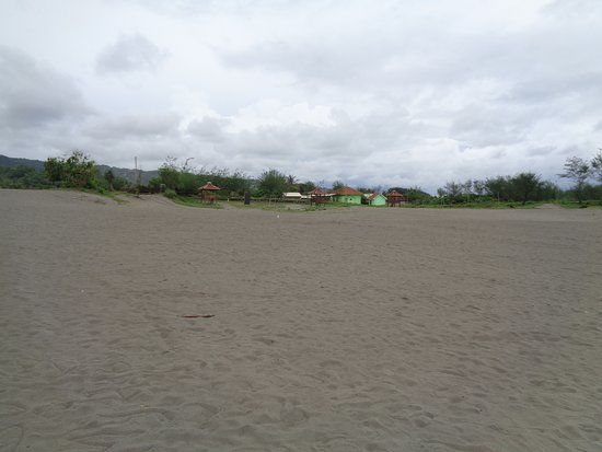 Bersepeda di lingkungan sekitar