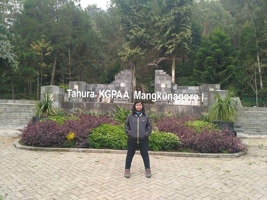 Berjalan-jalan di Taman Balekambang