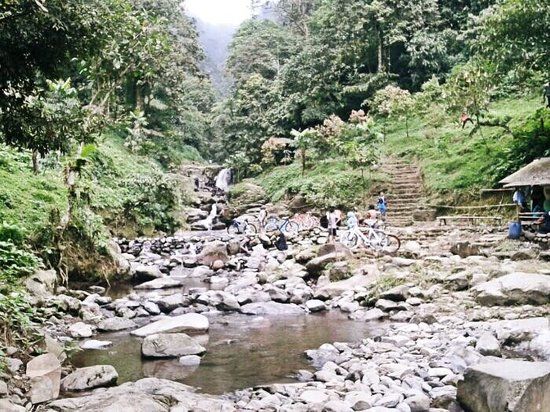 Pendakian di Gunung Bunder