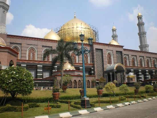 Dian Al-Mahri Mosque
