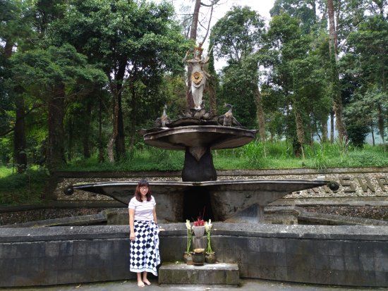 Puri Taman Saraswati