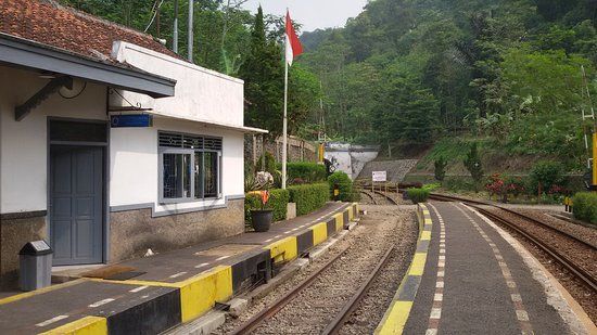 Lampegan Tunnel