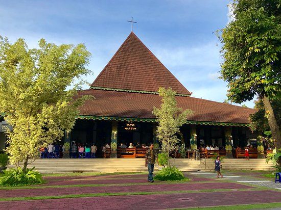 Gereja Katolik Hati Kudus Tuhan Yesus